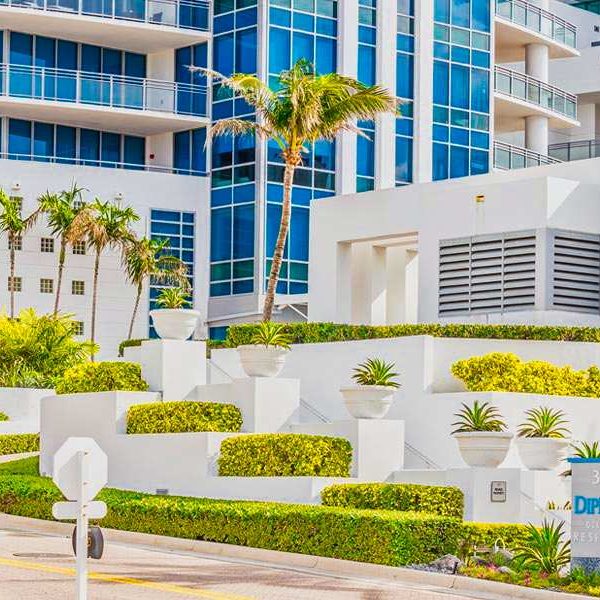 South Florida HOA Lawn Services