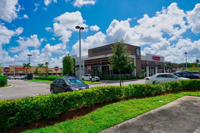 commercial lawn maintenance