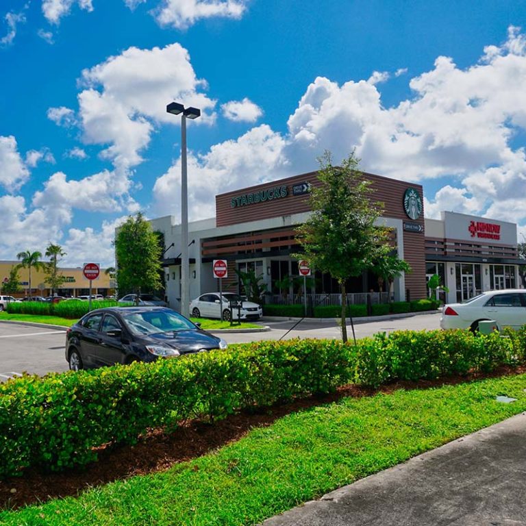 commercial lawn maintenance